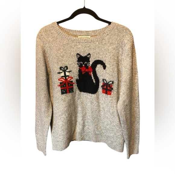 Cupcakes and Cashmere Gray Christmas Sweater with Cat and Presents Size Large - Picture 4 of 6